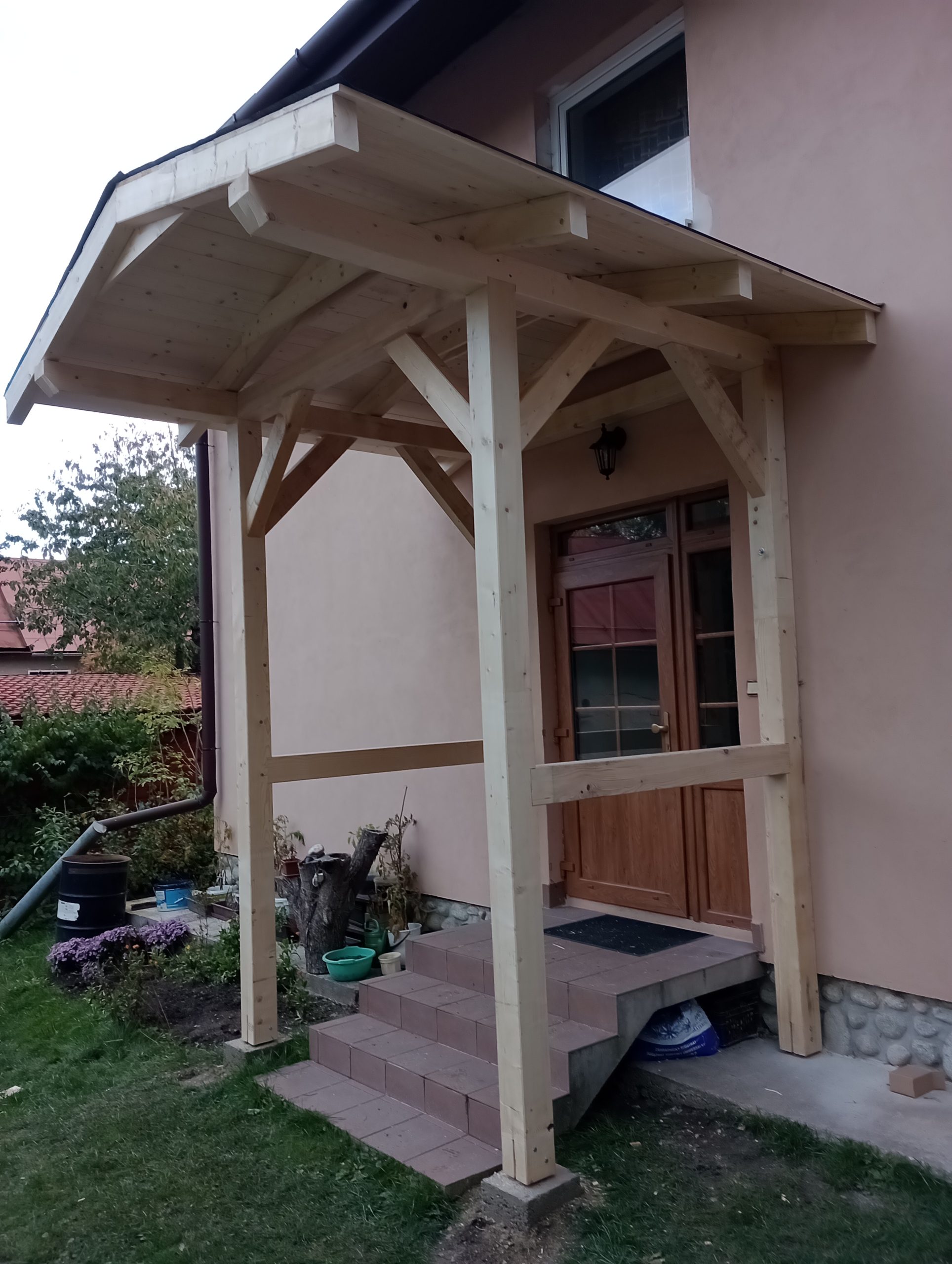 Prístrešok pred vchod
