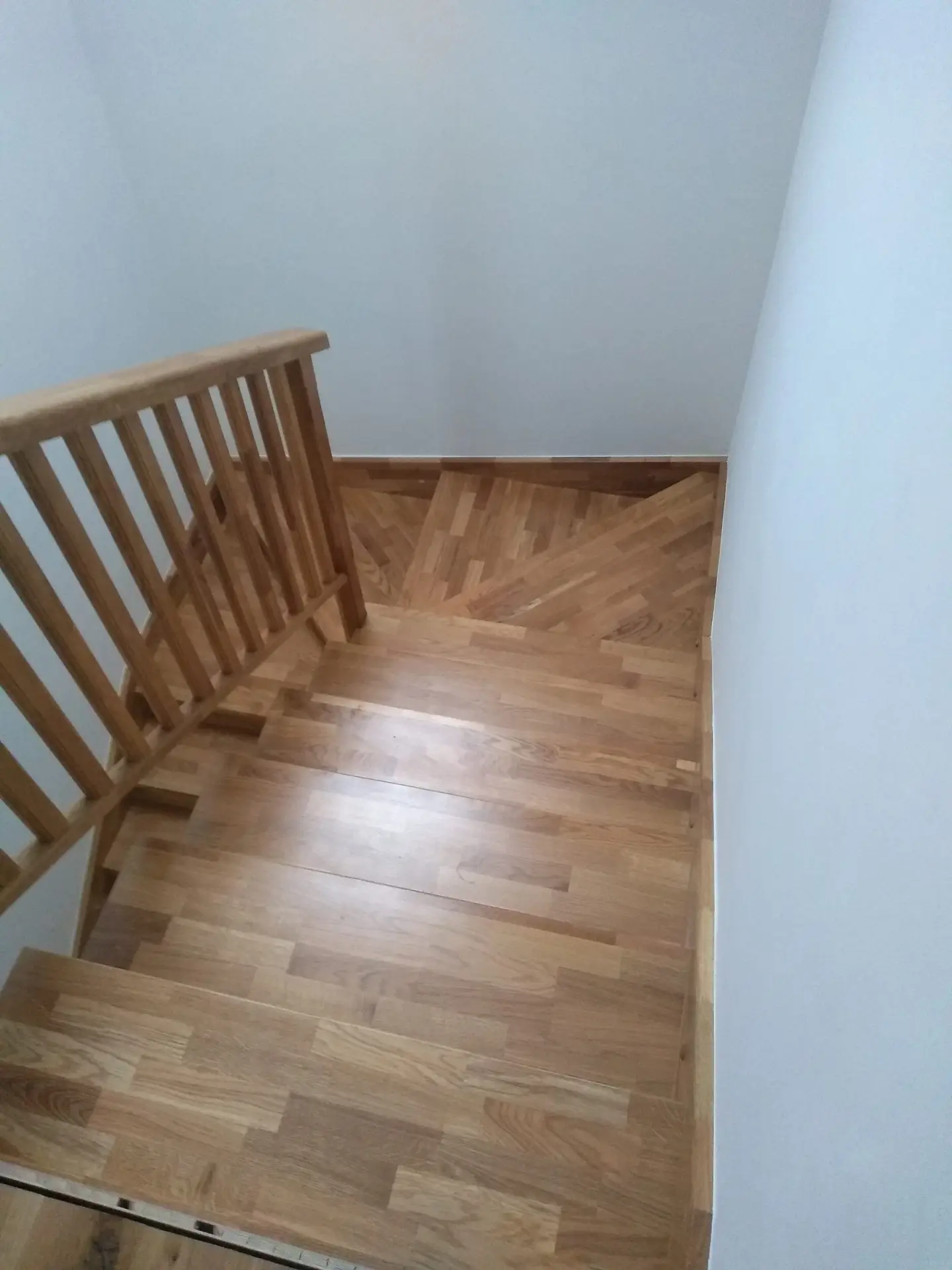 Interiérové drevené schodisko